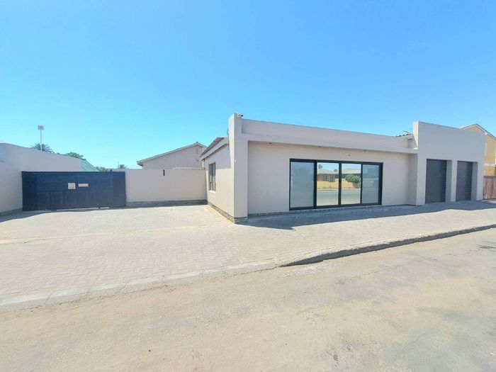 Property #2463875, House For Sale in Walvis Bay Central