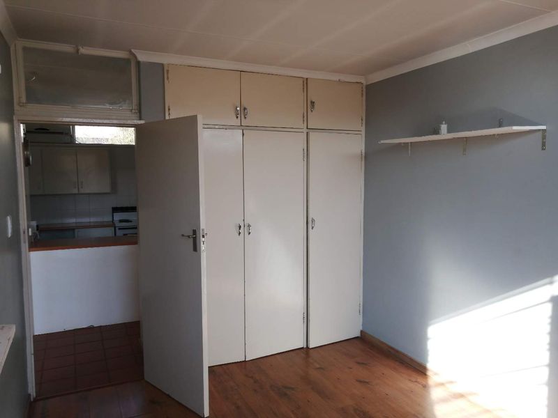 Cambray, 2 Bedroom for sale - Photo 9