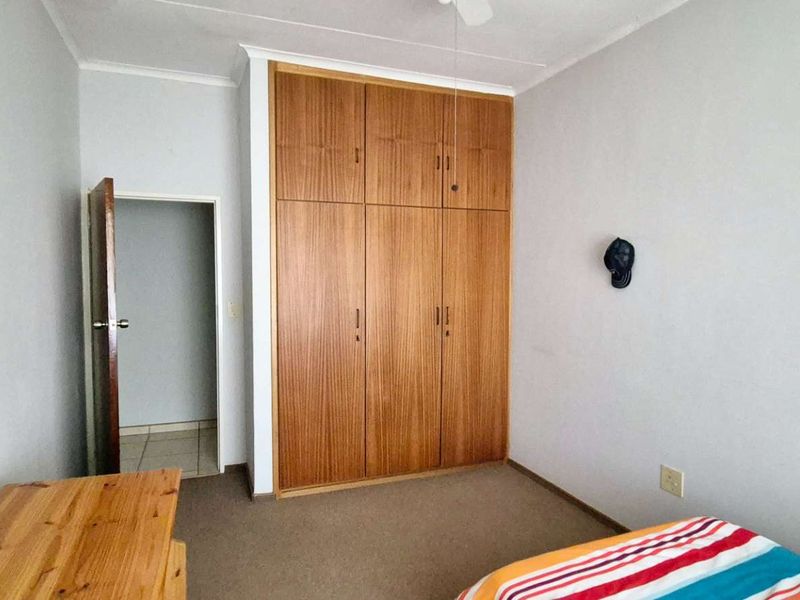 Neat and Spacious Family Home, Perfect for Entertaining! - Photo 10