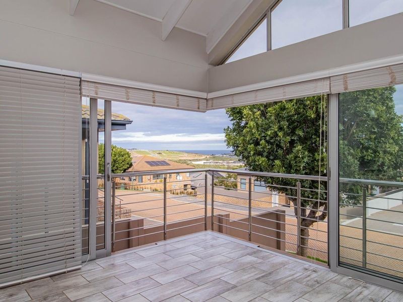 All on one level family home with views of the ocean. - Photo 10