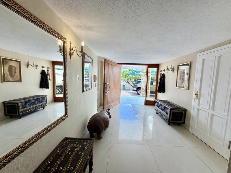 3 Bedroom House TO LET in Luxury Hill - Photo 10