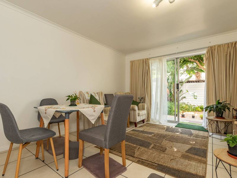 Ideal Lock-Up-and-Go Ground-Floor Apartment - Photo 3