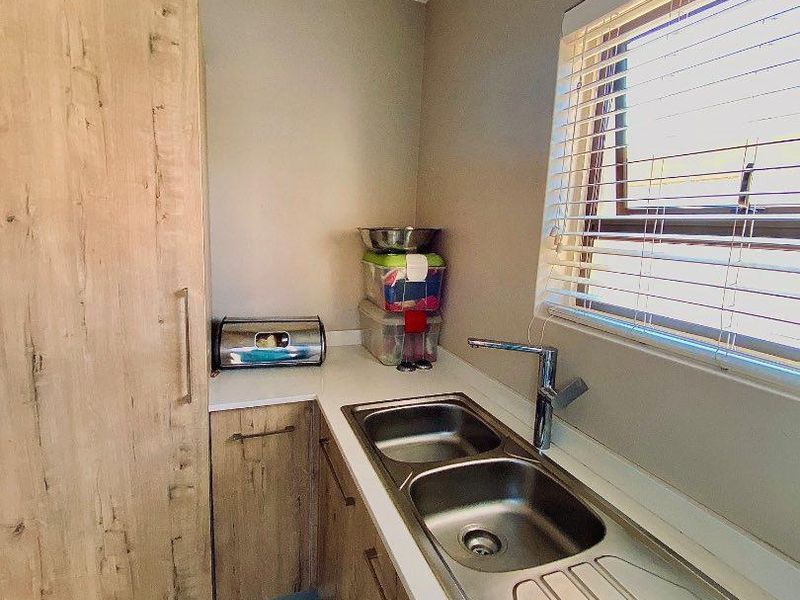 The Perfect Money Can Buy Townhouse - Photo 5