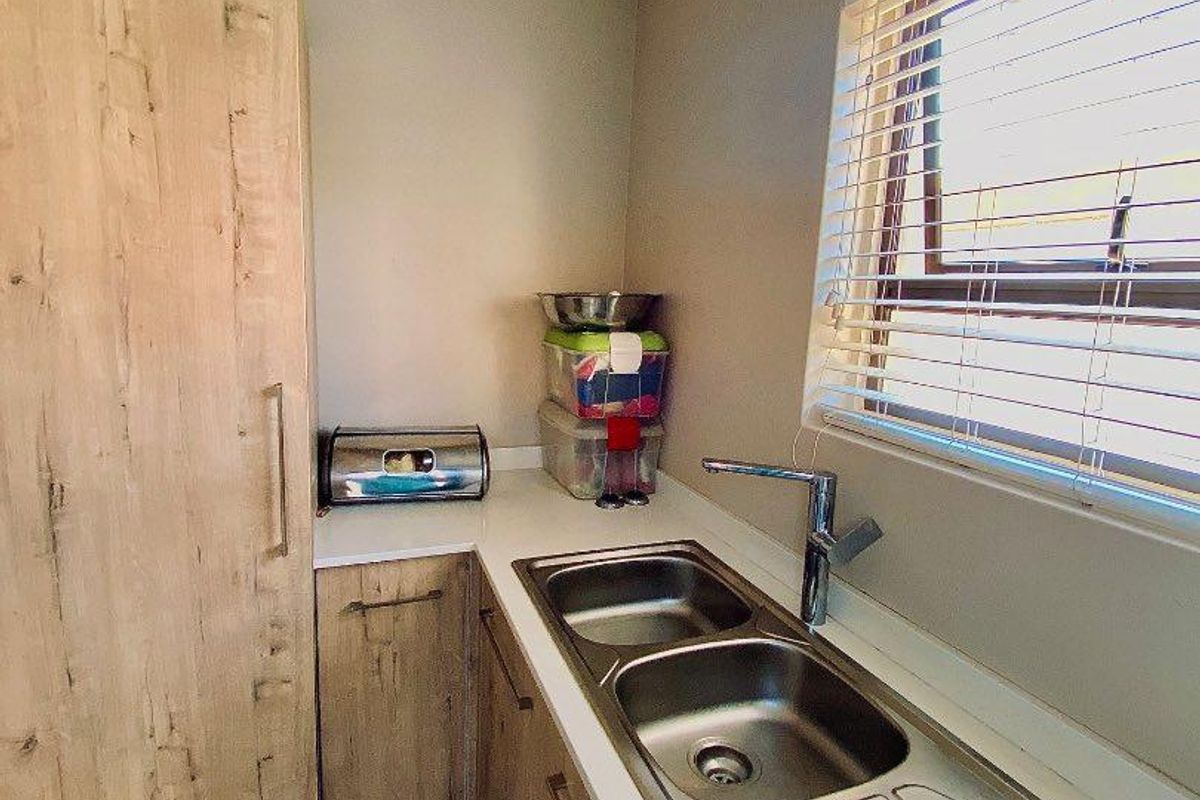 The Perfect Money Can Buy Townhouse - Photo 5