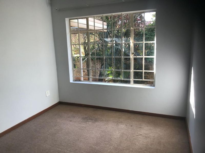 3 Bedroom simplex in Die Wilgers - Photo 10