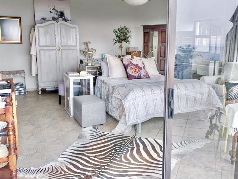 Executive Modern Apartment with Panoramic Views - Groenkloof - Ideal for Single Professional or Embassy - Photo 6