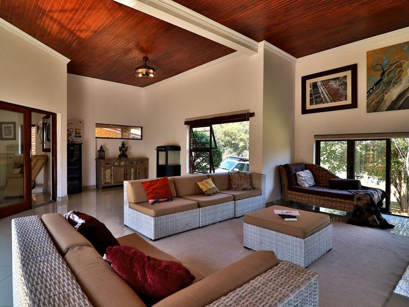 Exceptional Smallholding with Endless Potentional  in Sought-After Poortview - Photo 9