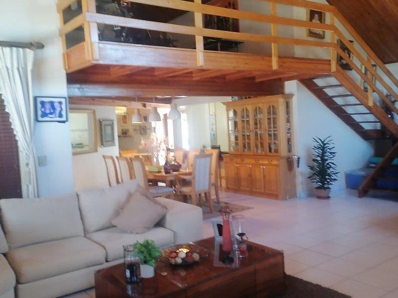 Beautiful face brick marvel awaits! - Photo 10