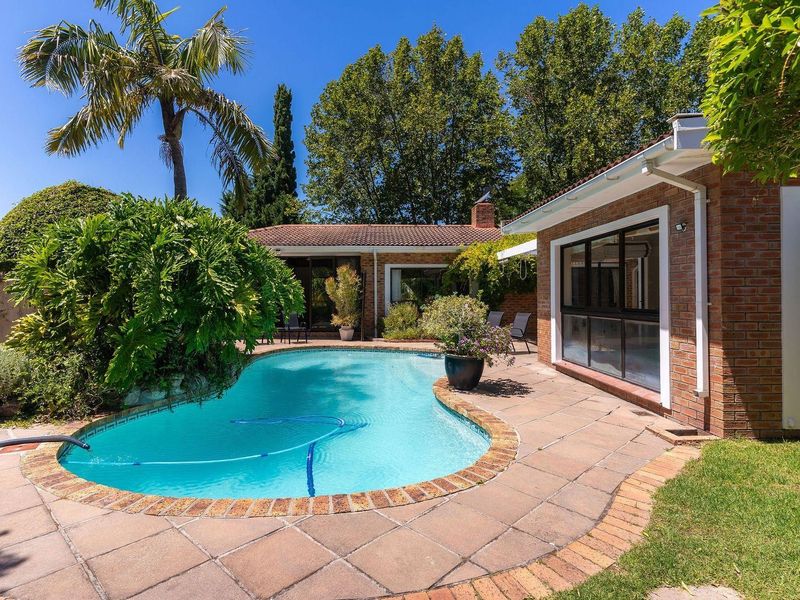 Country living at its very best in the heart of Constantia Valley. - Photo 2