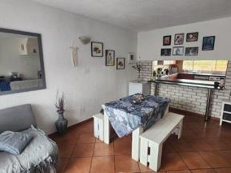 Exquisite Pet-Friendly Duplex Unit with 3 Bedrooms for Sale in Bracken - Photo 4