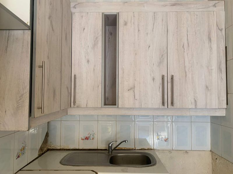 Spacious 2 Bedroom Apartment for Sale in Ridgeway's Prestigious Leopard Rock Complex - Photo 3