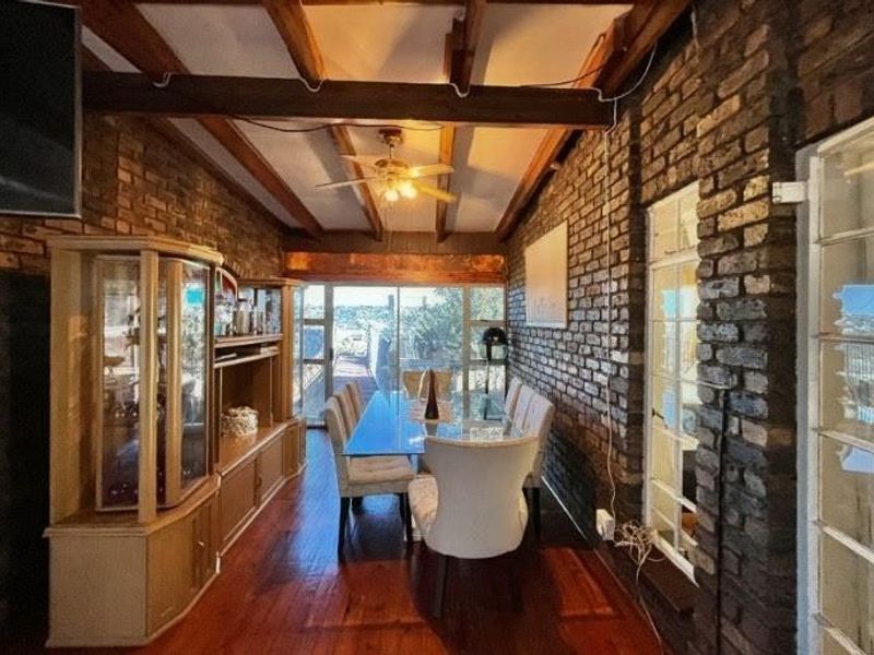 A Beautiful family home - Photo 3