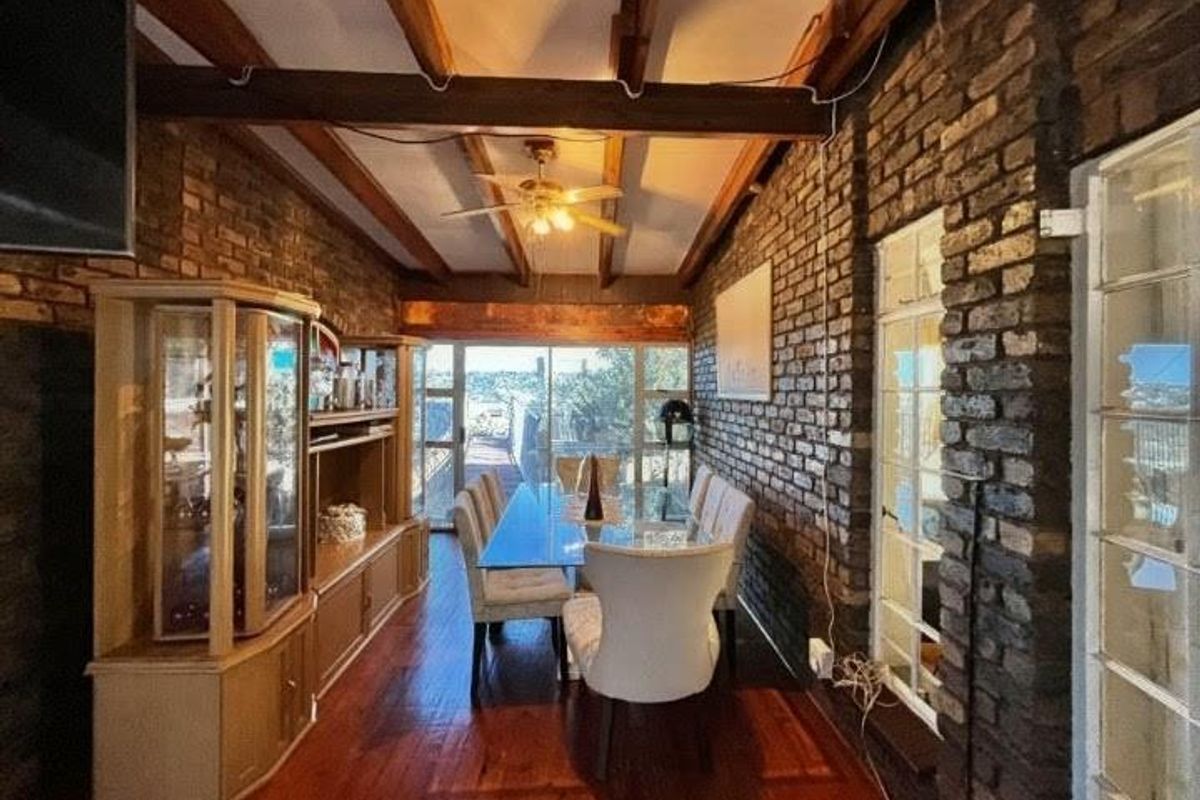 A Beautiful family home - Photo 3