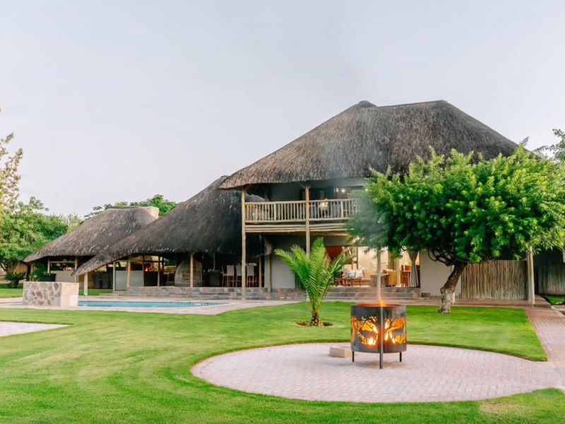 Stunning Lodge next to Etosha National Park - Photo 10