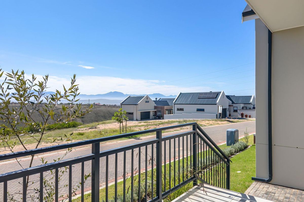 Indulge in coastal elegance at Renosterbos Estate - Photo 3