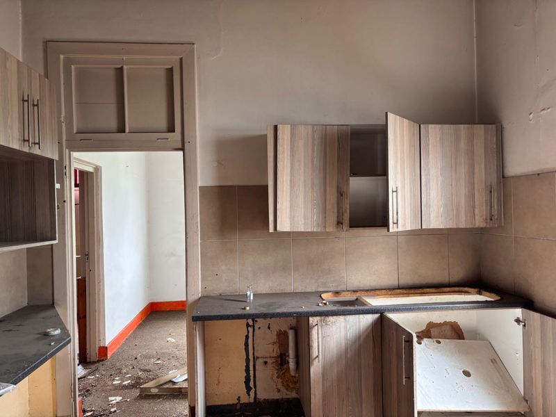 CALLING ALL INVESTORS! PROPERTY FOR SALE IN LEAFY RIVIERA PRETORIA - Photo 8