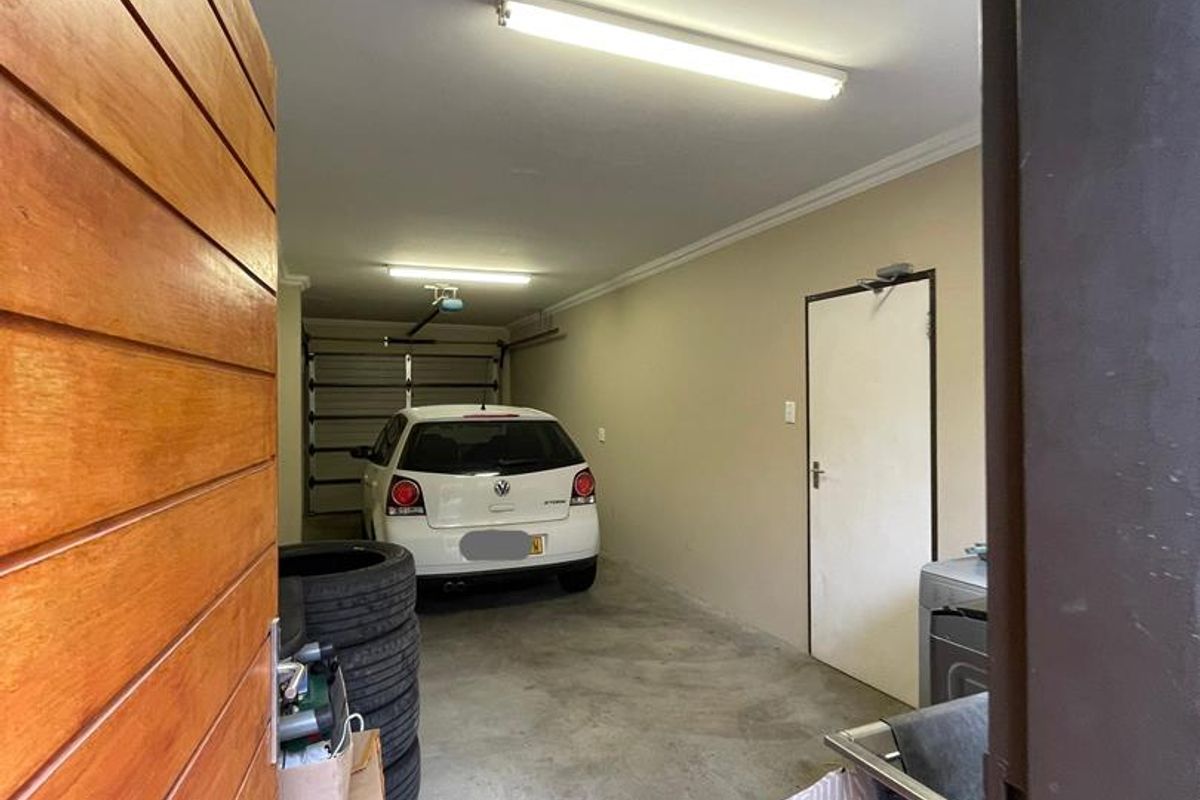 TOWNHOUSE FOR SALE - CENTRAL WINDHOEK, NAMIBIA - Photo 3