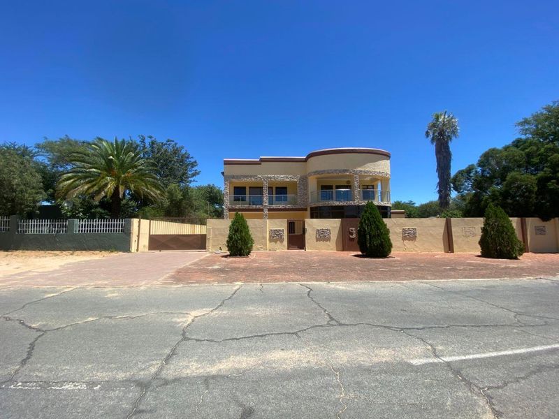 🏡 SPACIOUS FAMILY HOME TO RENT - Photo 2