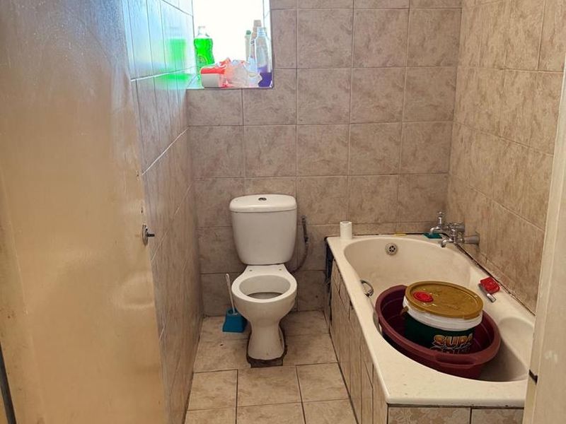 2 Bedroom Apartment in Kwaggasrand, Pretoria - Photo 6