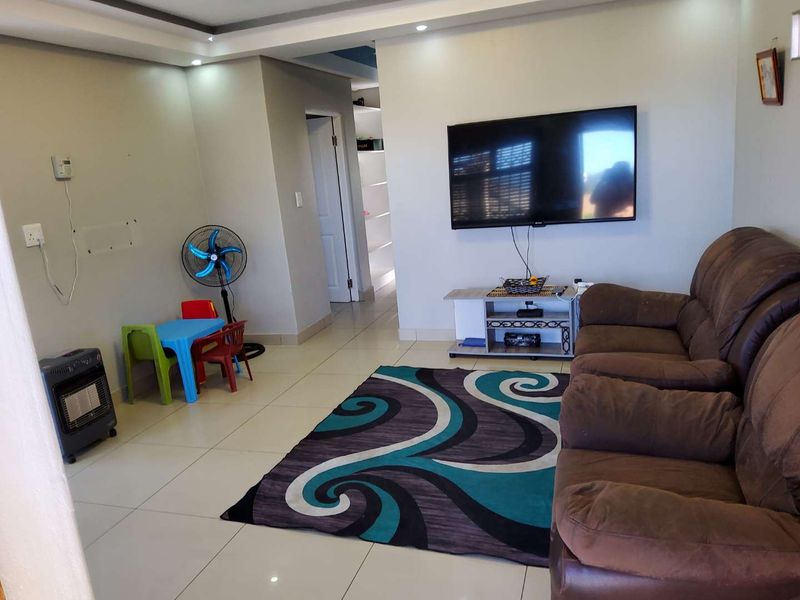 Modern fabulous spaces 3bedroom, family house, with morning fresh sea breeze,  with excellent security and big outside area - Photo 9