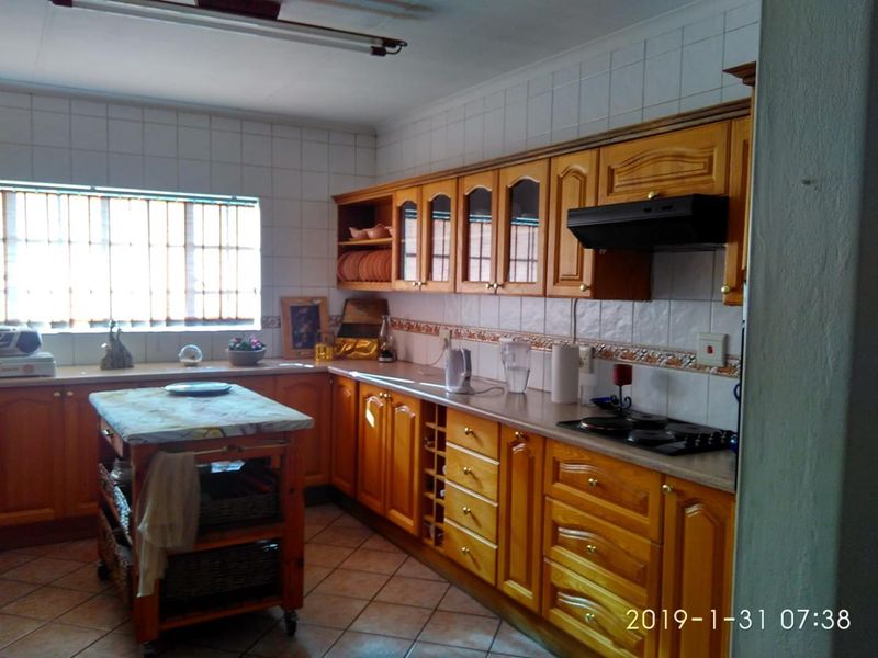 Guest House close to Menlyn Shopping Centre! - Photo 8