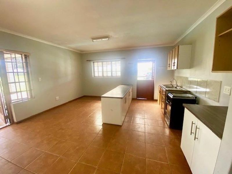 Two bedroom cottage in Joostenbergvlakte - Photo 2