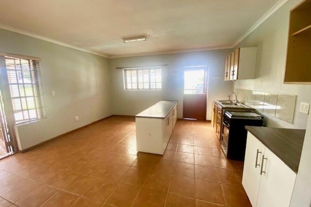 Two bedroom cottage in Joostenbergvlakte - Photo 2