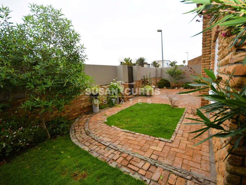 Fabulous family home in popular area - Photo 8