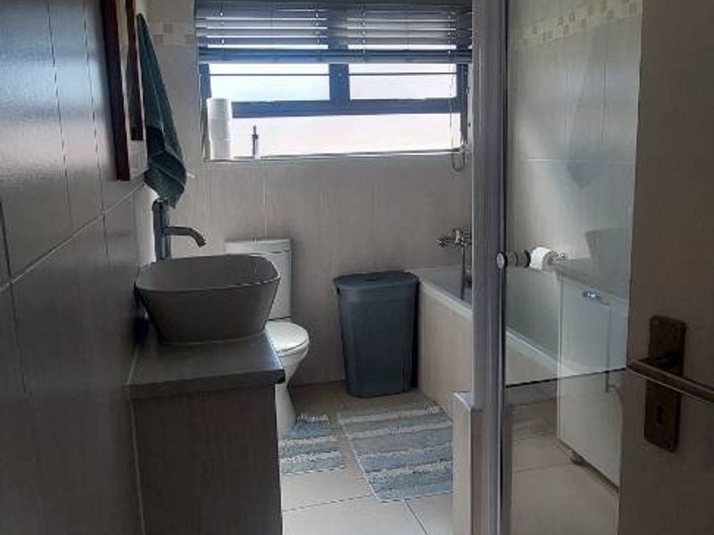 3 Bedroom house to let in Meersig - Photo 6