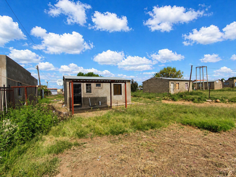 Priced to Sell! 2-Bedroom Home with Big Yard & Future Potential - Photo 9