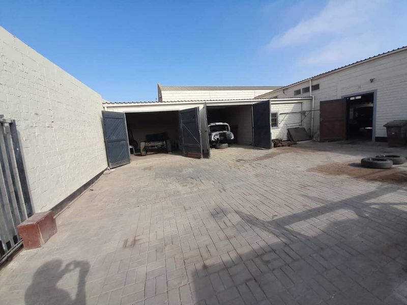 LIGHT INDUSTRIAL WORKSHOP - Photo 7