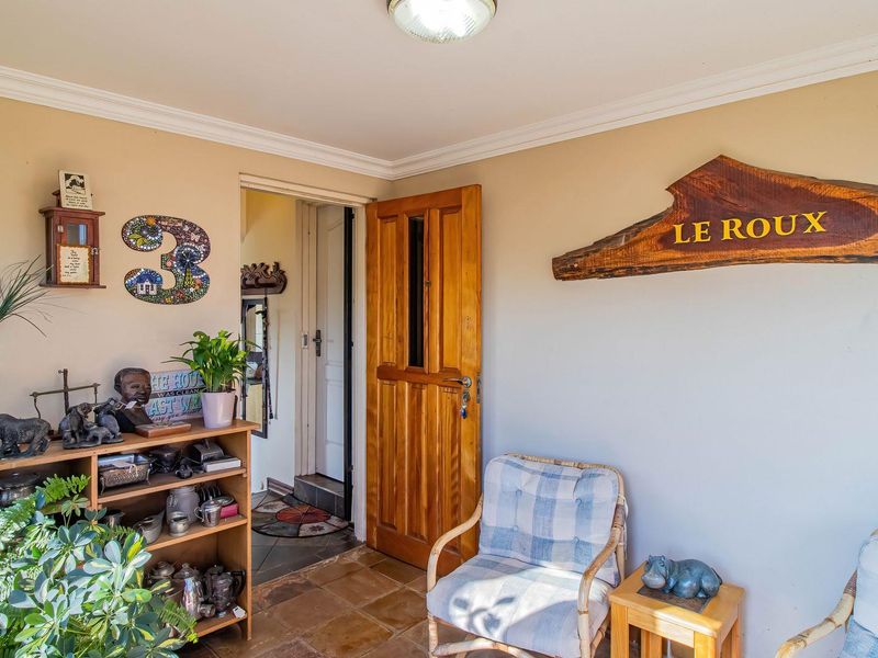 Luxurious 4 Bedroom Riverfront Home in Secure Estate on the Vaal River - Photo 6