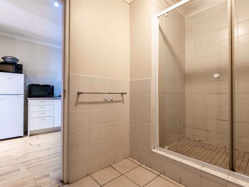 Spacious Studio Apartment for Sale - Photo 6