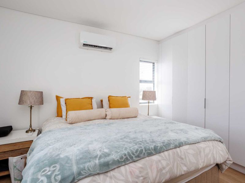 Three-Bedroom Family Home to Rent in Paarl Valleij Lifestyle Estate & Farm - Photo 10