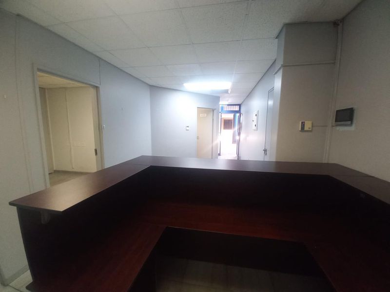 Prime Commercial Office Space - Photo 2
