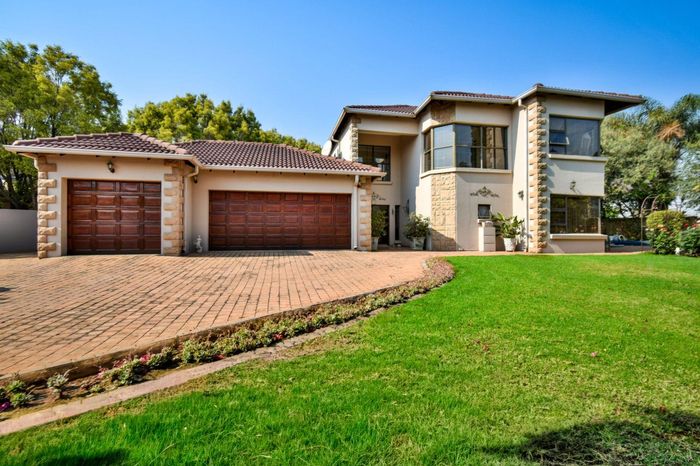 Property #2425415, House For Sale in Midstream Estate