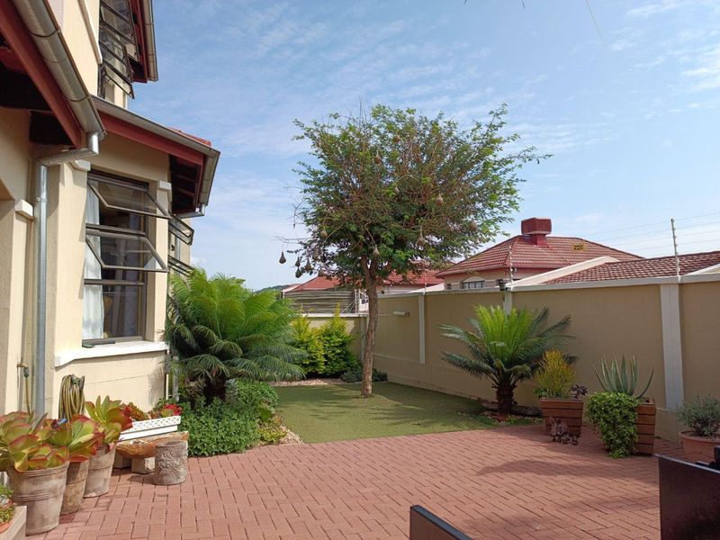 3 Bedroom Townhouse For Sale in Avis - Photo 3