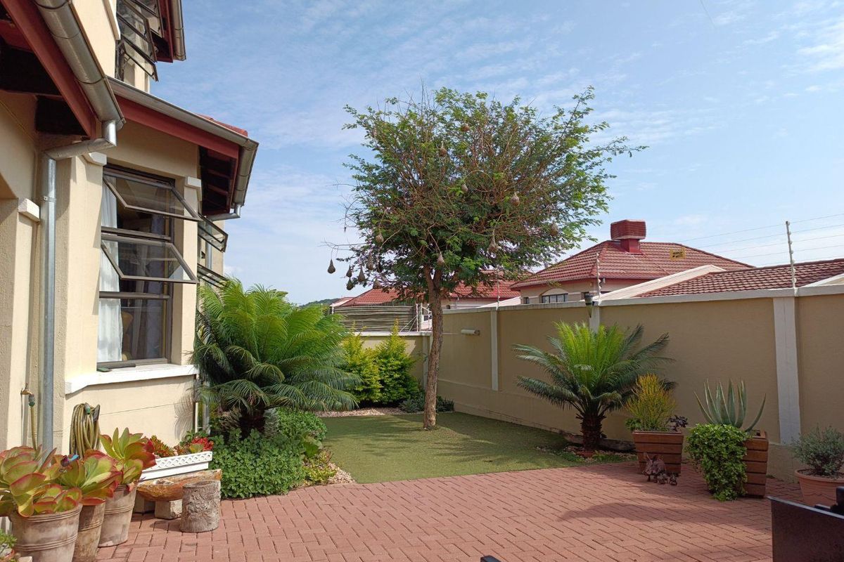 3 Bedroom Townhouse For Sale in Avis - Photo 3