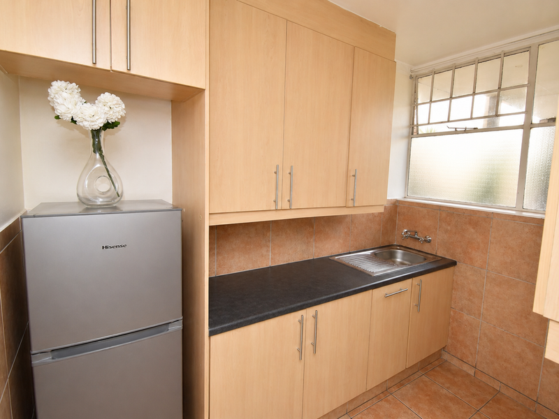 SECURE GROUND FLOOR UNIT - Photo 8