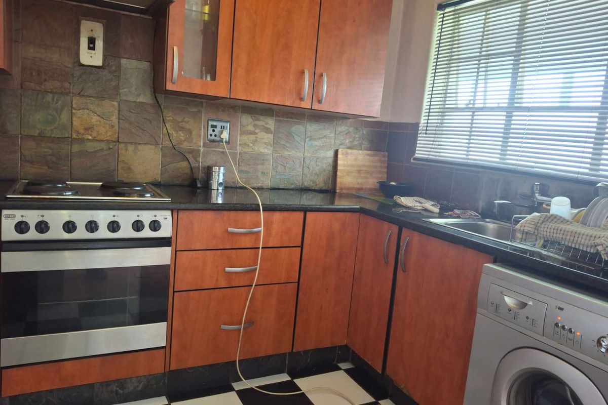 A CHARMING SEMI-FURNISHED TWO BEDROOM APARTMENT - Photo 5