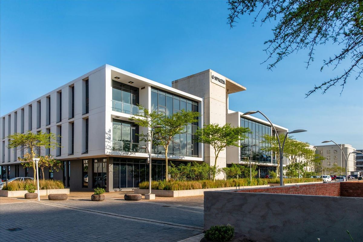 Find office space in Spaces Umhlanga for 3 persons with everything taken care of - Photo 2