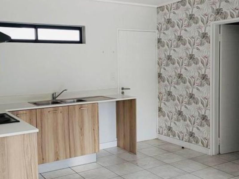 One Bedroom Apartment for Sale in Linbro Park - Photo 3