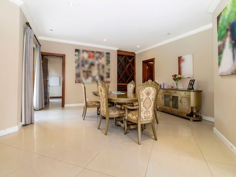 Stunning family home - Photo 8