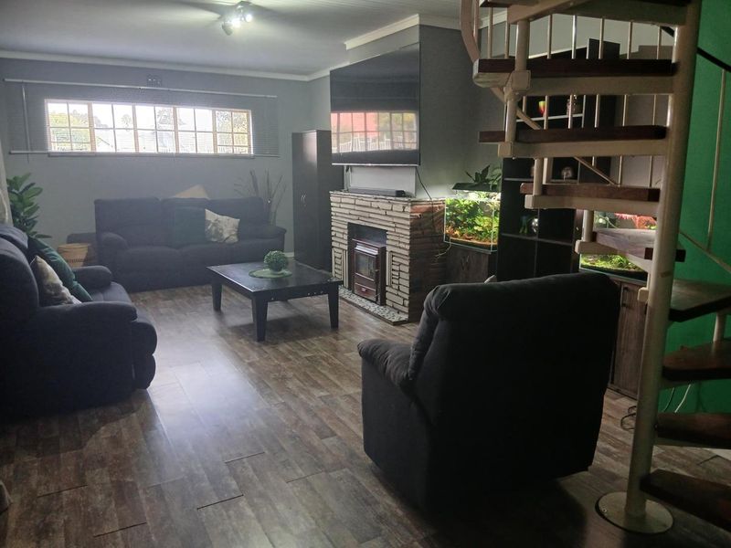 Large family home - Photo 6