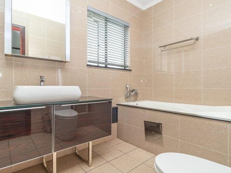 A Stylish and Spacious Townhouse - Photo 6