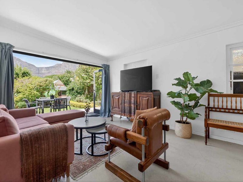 SECRET HIDEAWAY - Photo 2