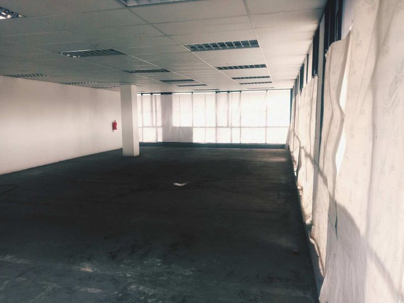 Premium 200 m2 Retail or Office Space To Let | Boksburg | Prime Commercial Location | High Exposure  Quick Look at Key Amenities  Strategically located - Photo 2