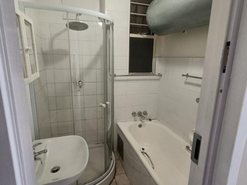 SPACIOUS 3 BEDROOM FLAT TO LET IN SINOVILLE| San Eugenio - Photo 2
