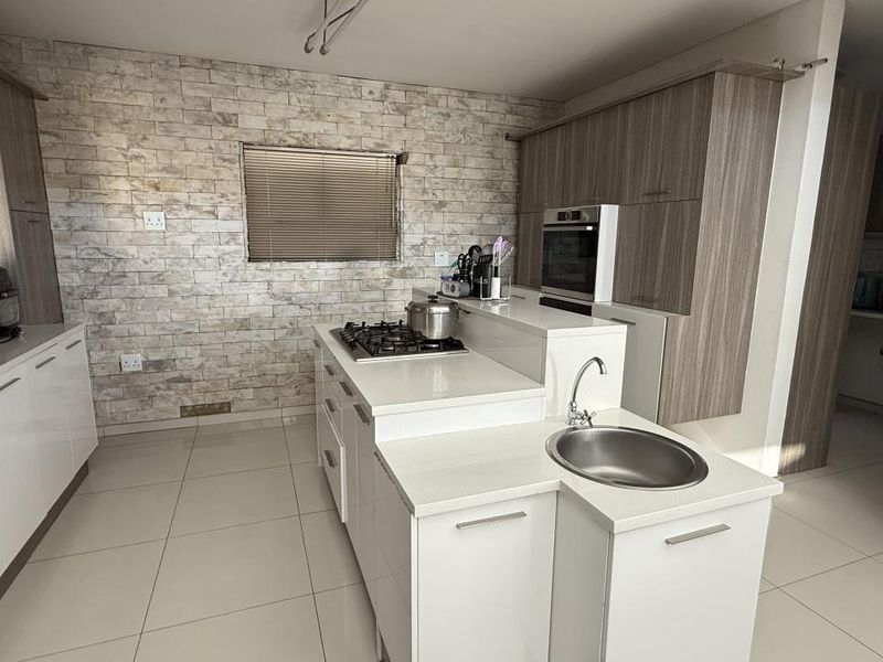 4-Bedroom House [ Elisenheim] - For SALE! - Photo 8