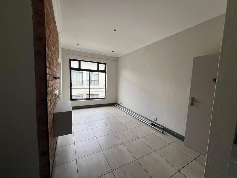 MODERN AND UPMARKET PROPERTY FOR THE YOUNG PROFESSIONAL OR INVESTOR - Photo 2